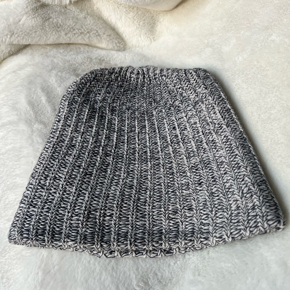 Love your Melon slouchy beanie B&W - Picture 3 of 4